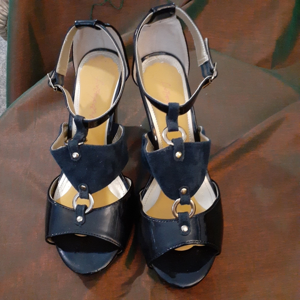 Kenneth Cole 7 1/2 high heels